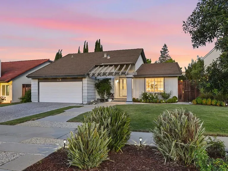 6384 Firefly Dr, San Jose